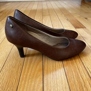 Life Stride Brown Classic Heels